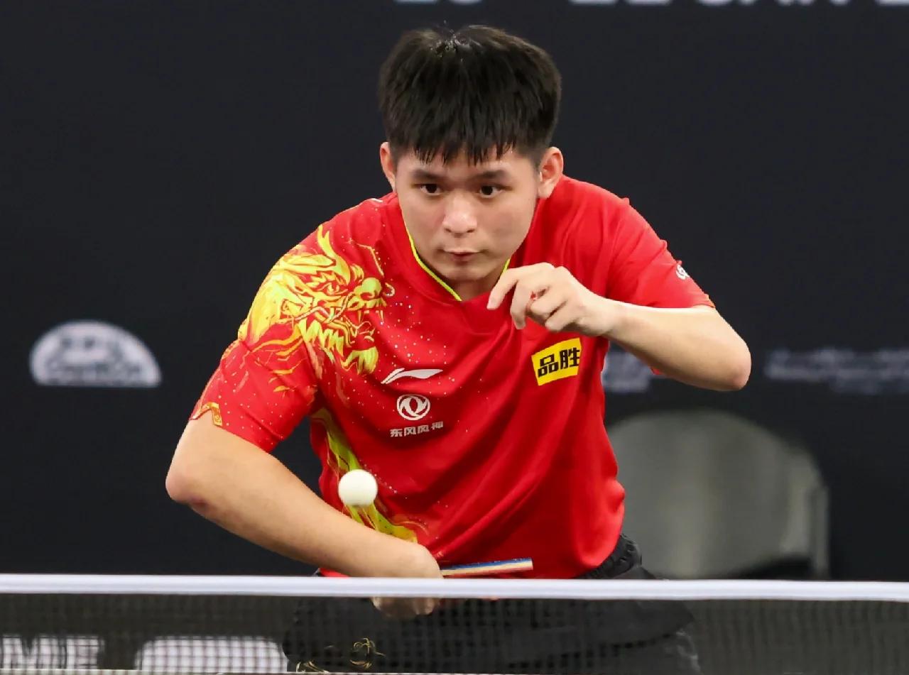 世体：罗克今日已和巴萨队友告别，没有参加训练